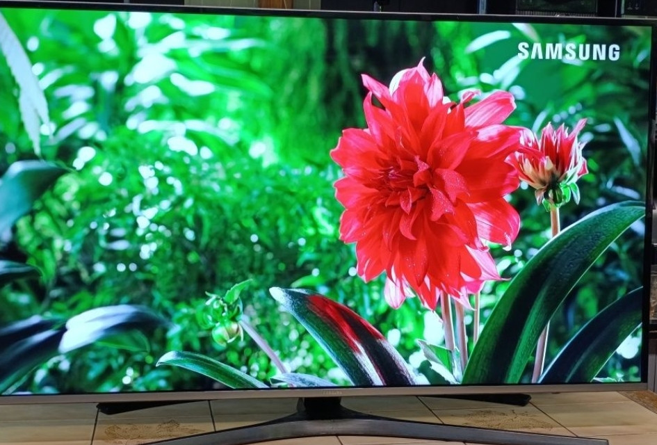Телевизор Samsung 49
