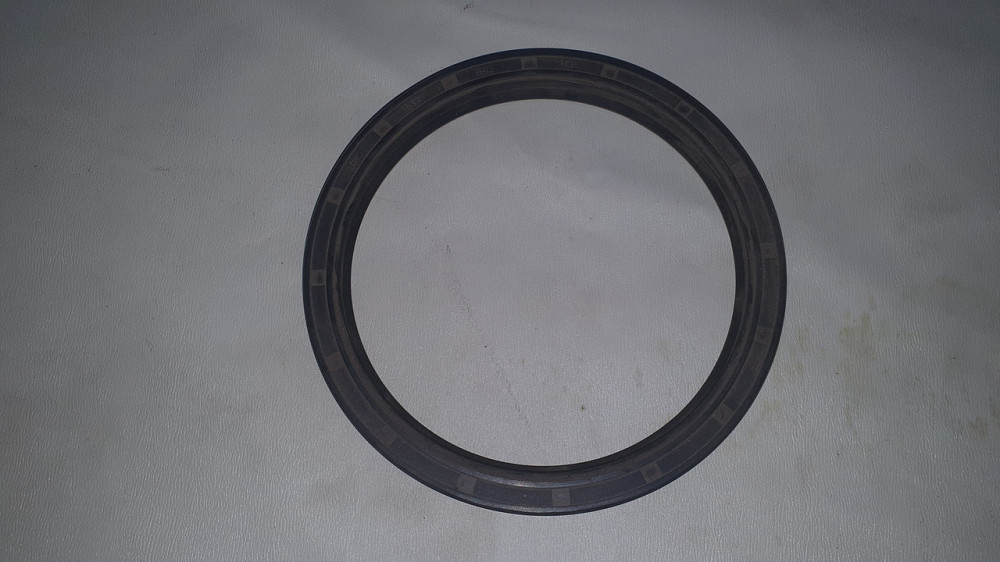 Сальник ступицы передней КамАЗ. 130х154х14 мм. Харьков - изображение 1