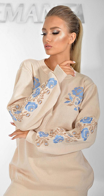 Свитер с вышивкой (42-44) Киев - изображение 1