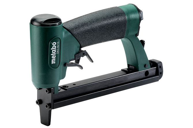 Пістолет скобозабивний пневматичний Metabo DKG 80/16 (601564500) Коломыя - изображение 1