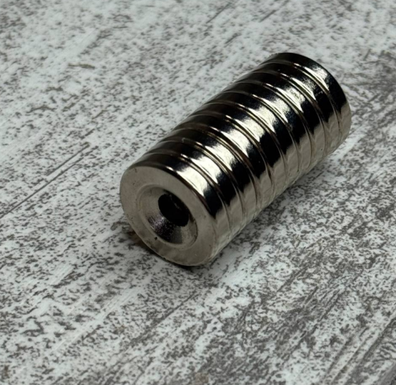 Набір із 10 кріпильних неодимових магнітів 18x4 мм N50 з отвором 5 мм Київ