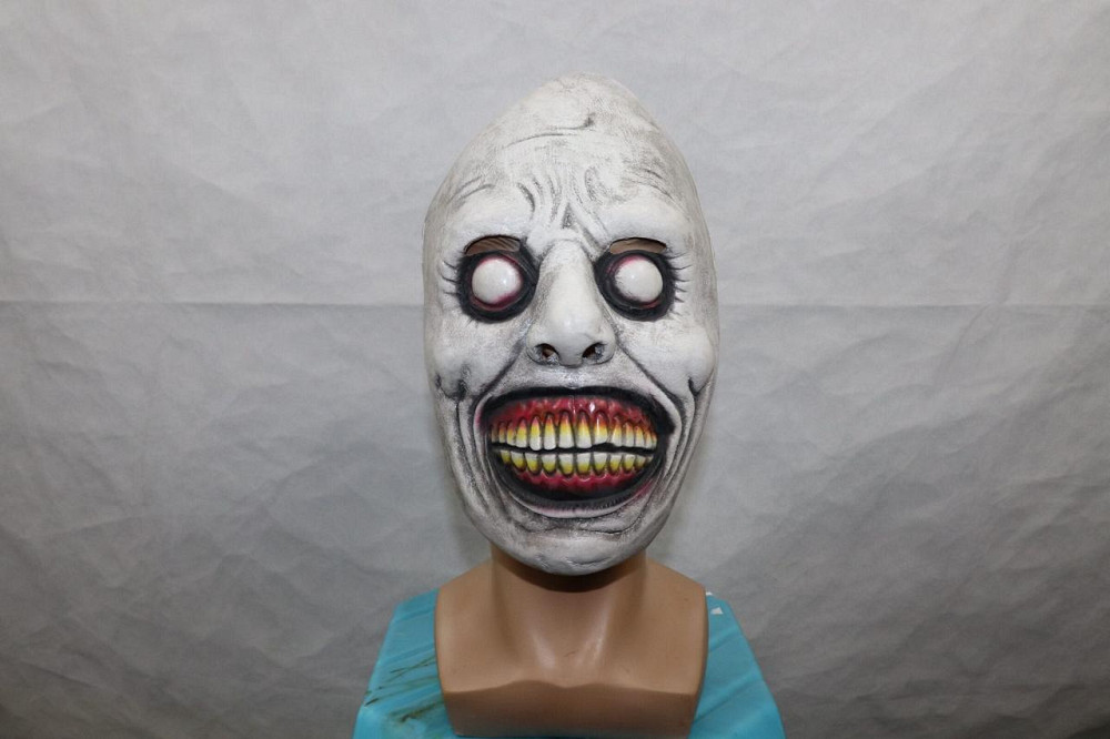Страшна маска на Геловін RESTEQ — моторошна усміхнена маска з білими очима та шкірою, 22×18 см Київ - фото 7