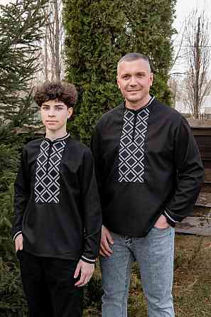 Вишиванка чоловіча лляна, чорна, з довгим рукавом, топ Київ