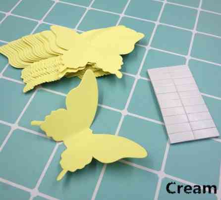 Декор для стін метелики кремові - у наборі 20 штук розміром 8*5см, картон, є 2-х сторонній скотч Київ