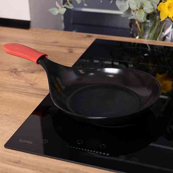 Чавунна сковорода з силіконовою ручкою Ø21 см Київ