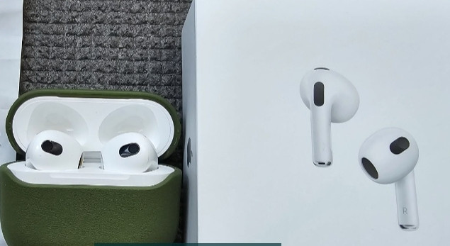 Наушники Apple AirPods 3 with Lightning Charging Case (MPNY3TY/A) Киев - изображение 2