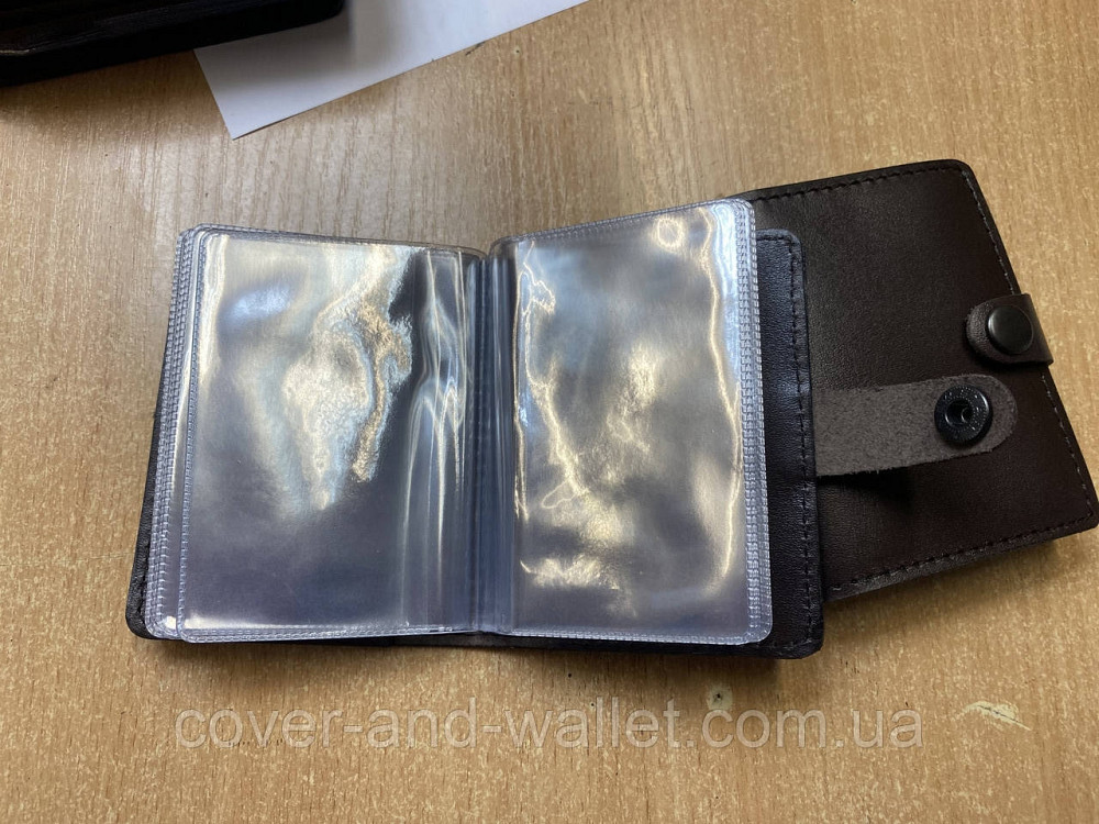 Коричнева візитниця ручної роботи на кнопці Grande Pelle Київ - фото 5