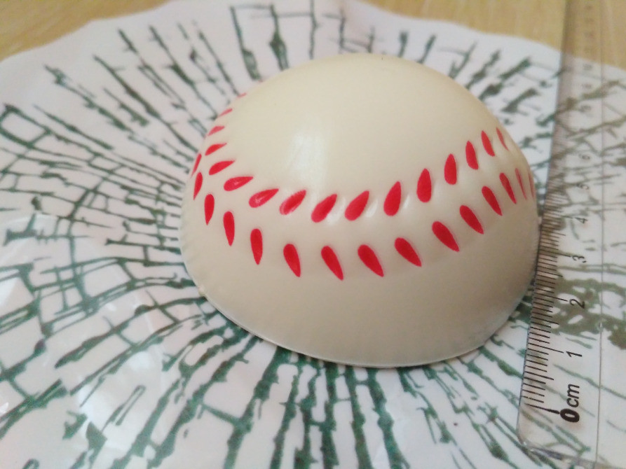 Мяч футбольный белый в окне авто наклейка прикол Київ - фото 4