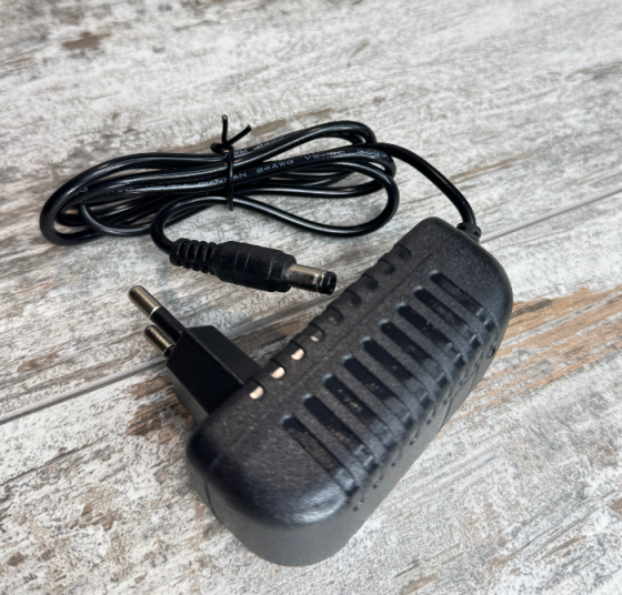 Блок живлення 5В 2А з індикатором, адаптер 5.5×2.1/2.5 мм, зарядний пристрій для електроніки Київ