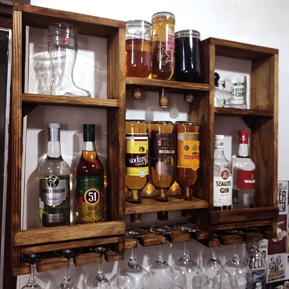 Настенная винная полка 