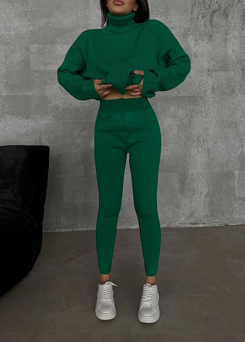 Женский прогулочный оверсайз костюм: свитер в рубчик оверсайз и лосины с эффектом утяжки вязка Зеленый Одесса - изображение 4