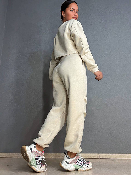 Костюм женский Quzen 490-480 укороченный свитшот с карманом и джогеры утепленный светло бежевый, світло-бежевый, S Киев - изображение 7