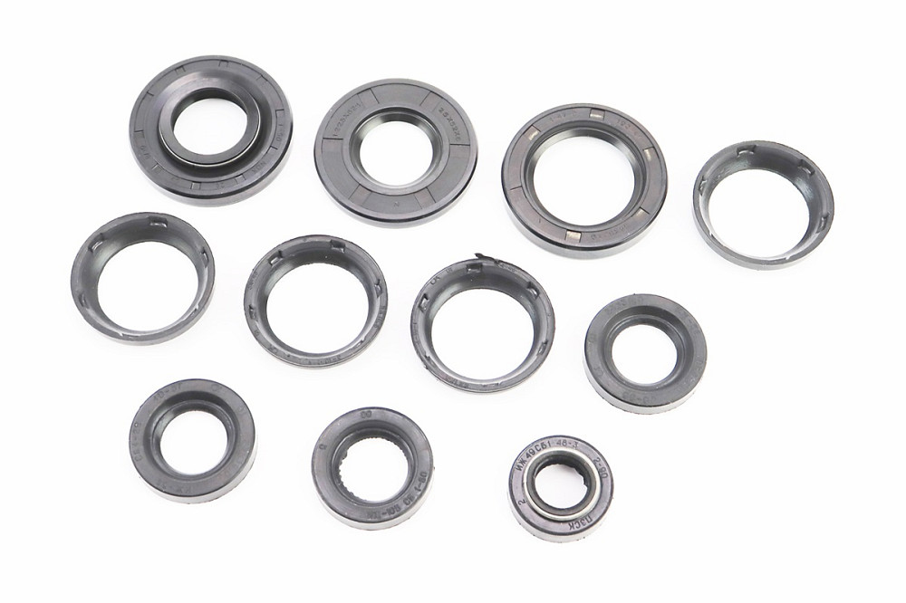 Сальники к-кт 11шт (17x30x7/10; 22x35x8; 23x36,5x6,7-2шт; 34x43,4x5/8-4шт; 34x52x9; 25x52x6; 26x52x8/10) Юпітер Київ - фото 1