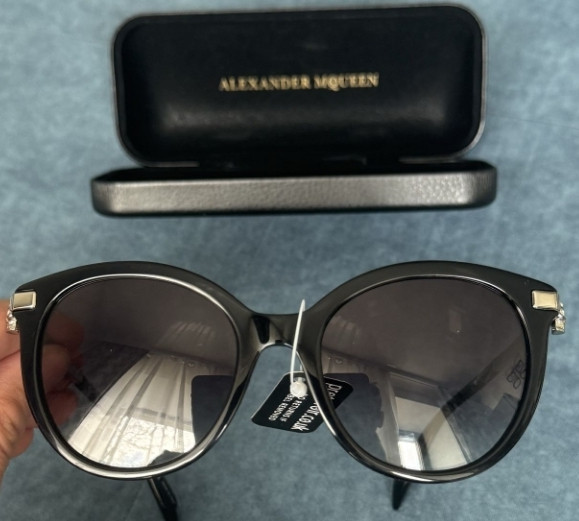 Солцнезащитные очки  Alexander Mcqueen Iconic. Киев - изображение 5