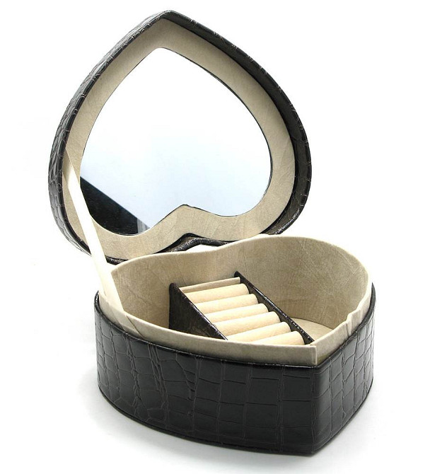 Маленькая шкатулка в форме сердца Киев - изображение 1