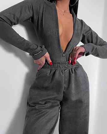 Женский стильный костюм двойка: боди и джоггеры замш на дайвинге Графит, 46/48 Одесса