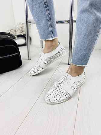 BOGATKO Мокасини жіночі з перфорацією білі з натуральної шкіри весна - літо BOGATKO 111 р. 38 Коломия
