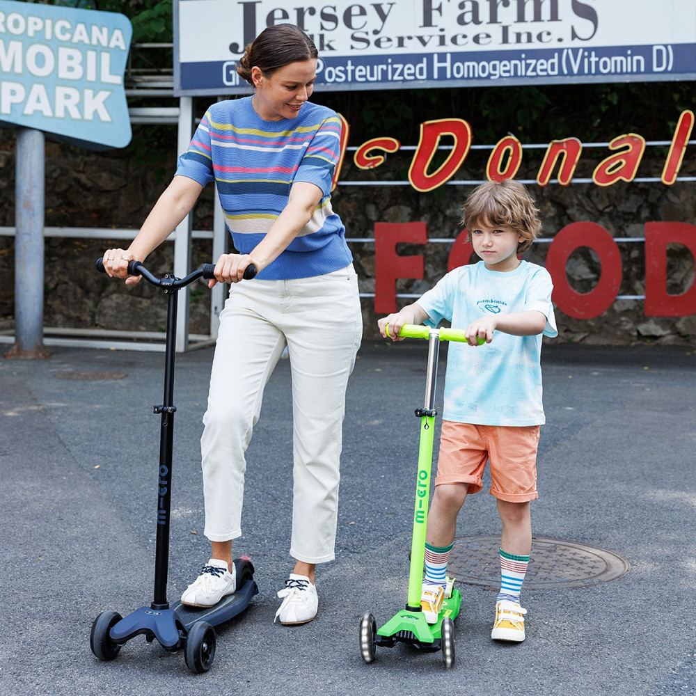 Самокат Micro серії Maxi Deluxe Neon LED – Зелений папуга Дніпро - фото 9