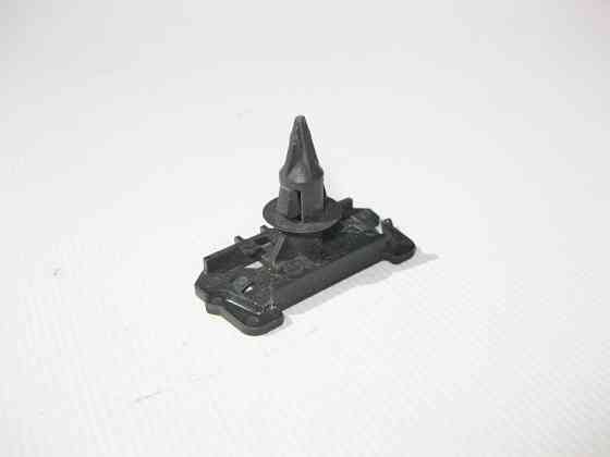 Mercedes-Benz  A2119880081 Кріплення пластику склоочисника E-Class W211 CLS C219 Одесса