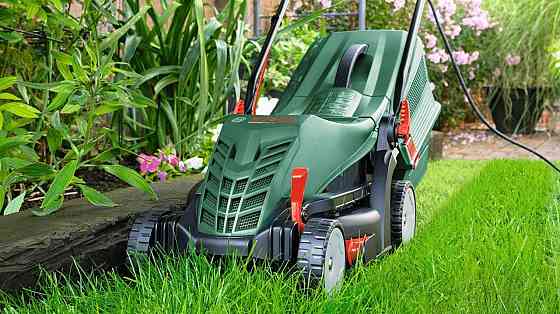 Газонокосарка Bosch UniversalRotak 37-555 (0.600.8A6.501) ( 27117 ) Харьков