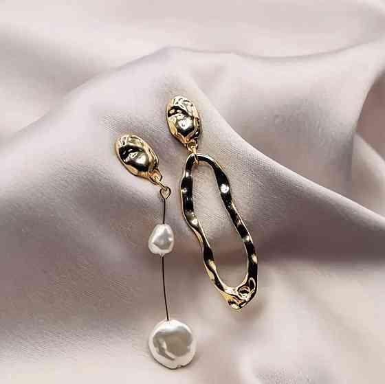 Сережки асиметричні з перлами та абстрактним кільцем – золото Київ