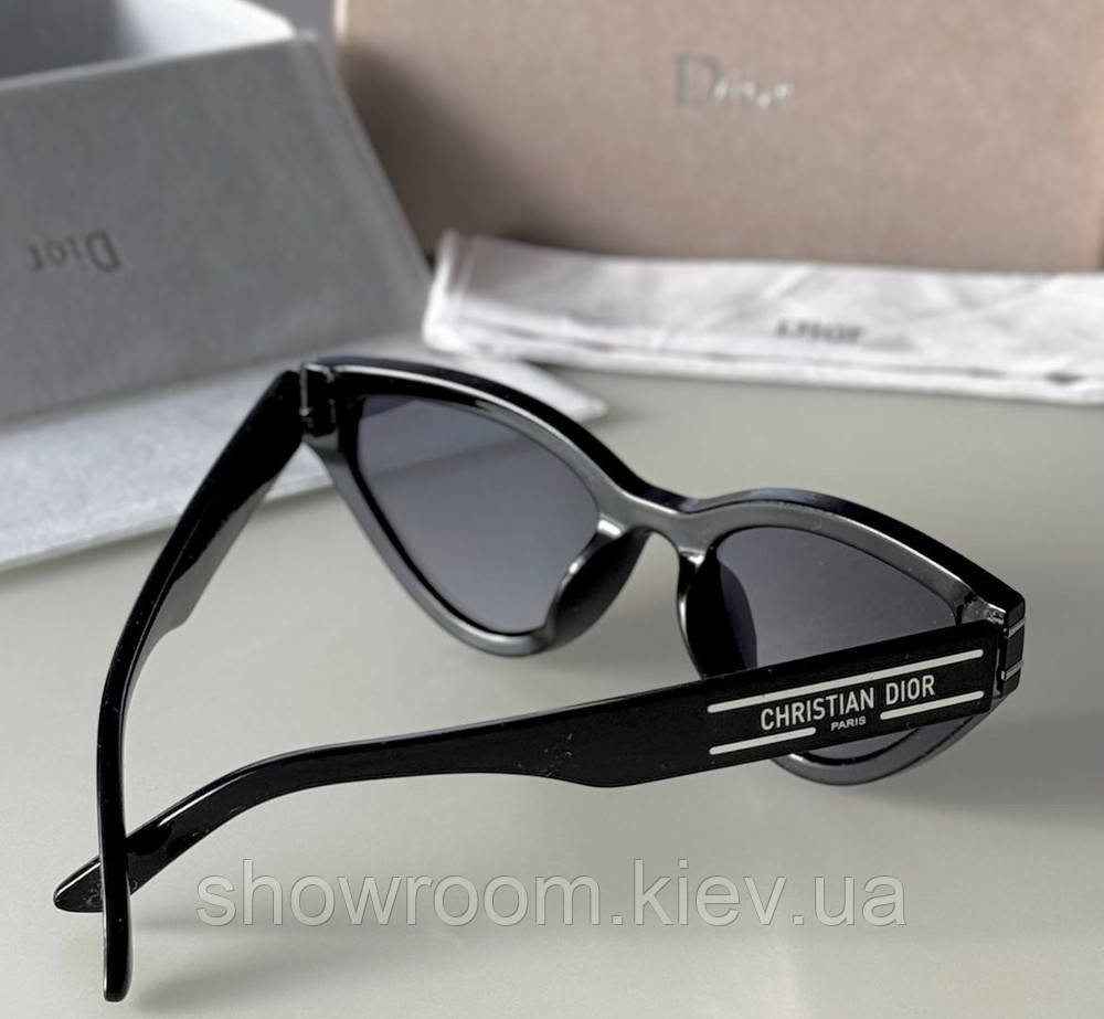 Женские солнцезащитные очки 