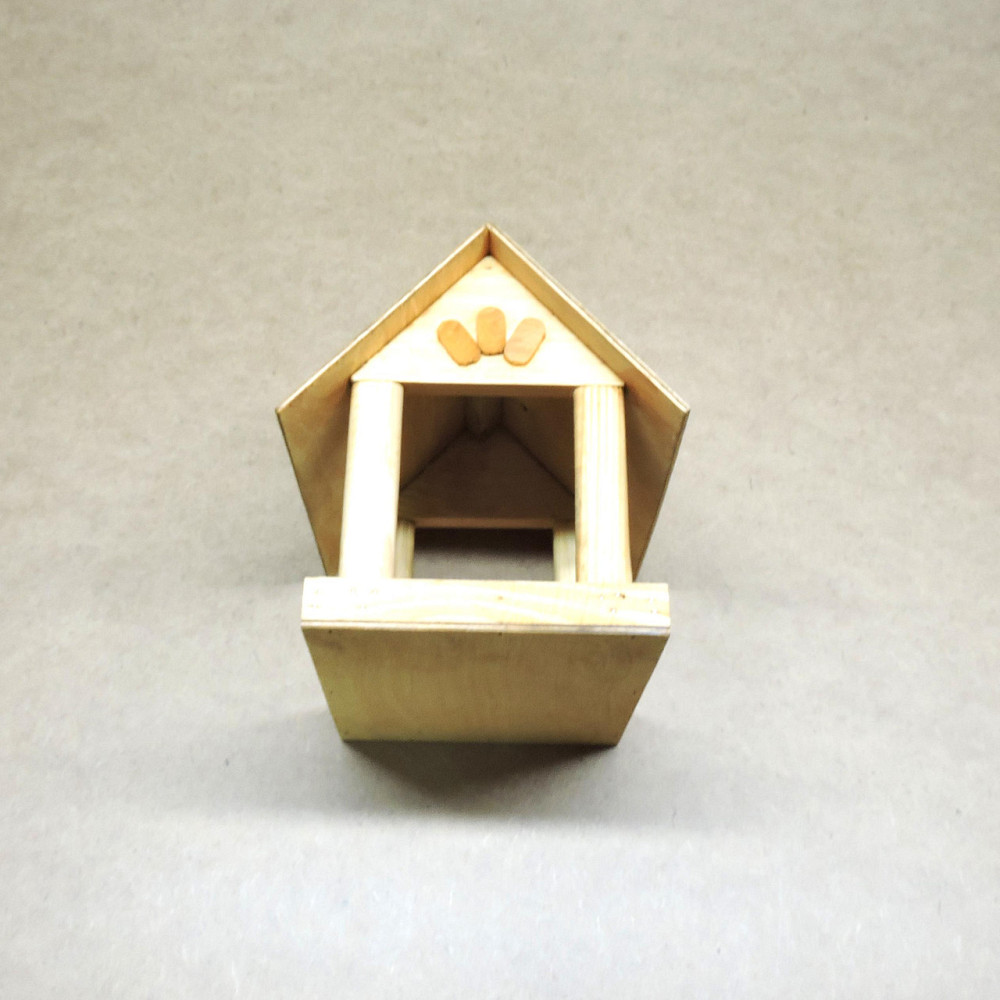 Кормушка садовая для птиц 