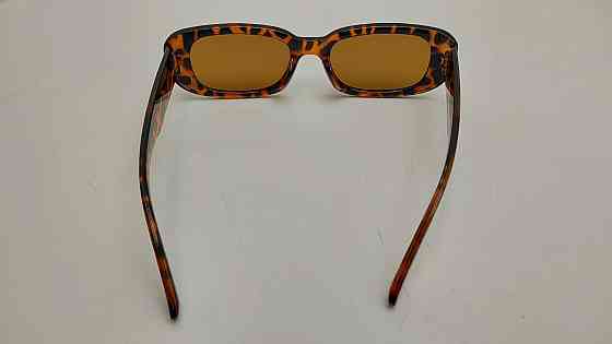 Сонцезахисні прямокутні окуляри в пластиковій оправі леопардові Луцк