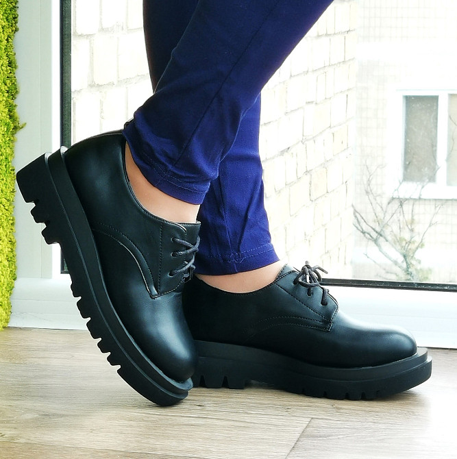 Жіночі Чорні Туфлі Броги Кросівки на Танкетці Оксфорди Шкіряні (розміри: 36,37,38,39,40,41) — 6-26 Дніпро - фото 6