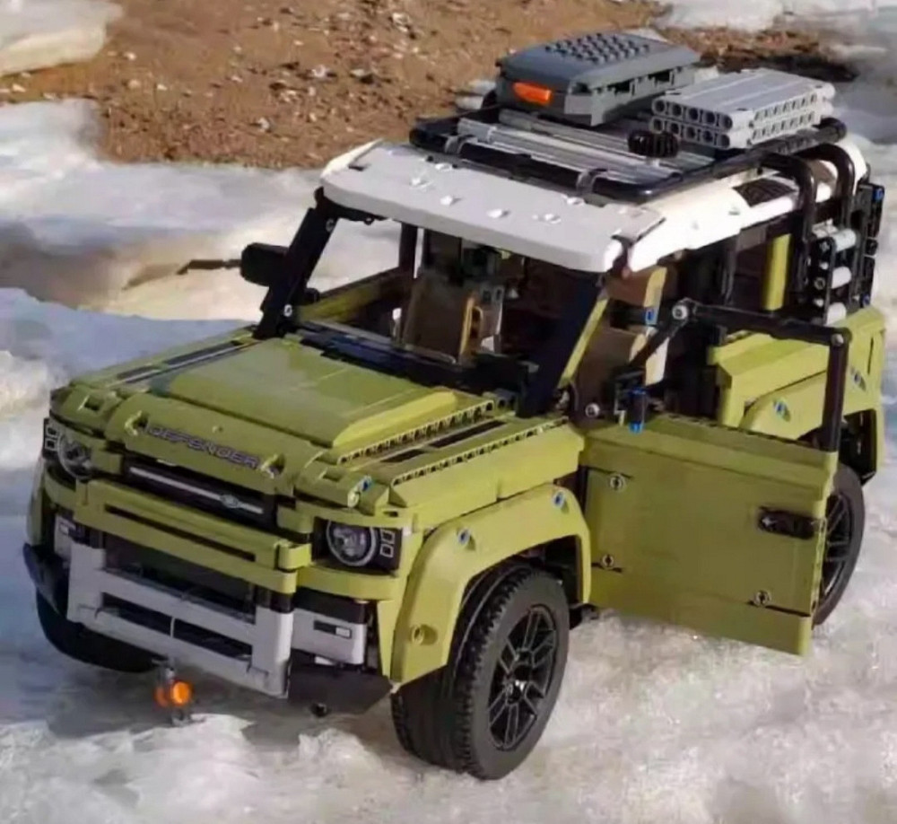 Конструктор Technic Land Rover Defender 42110, Ленд Ровер 4×4, 2573 детали Киев - изображение 4