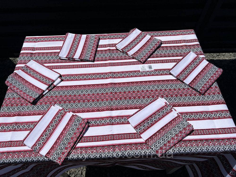 Вишита червона скатертина з чорним Київ - фото 8