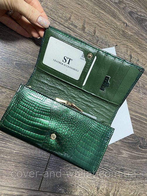 Зелений лаковий жіночий гаманець з блоком для карток ST Leather (S9001A) Green Київ - фото 9