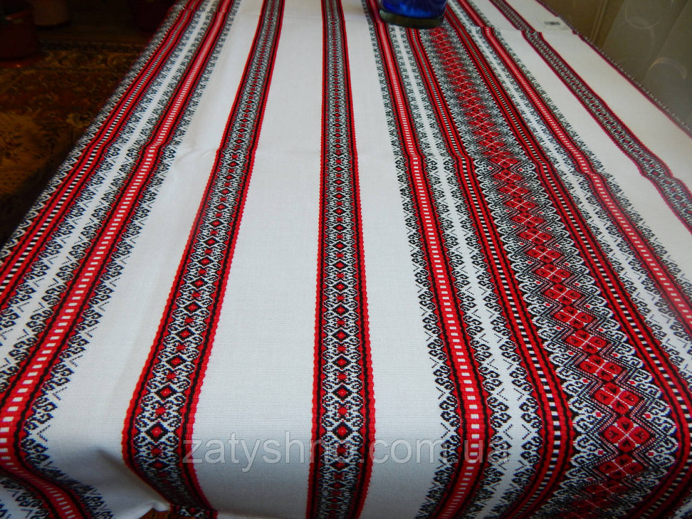 Красная вышитая скатерть Киев - изображение 4