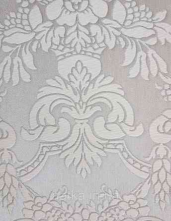 Шпалери вінілові на флізеліні Rasch Trianon Xlll 0.53х10 класика структурні вензелю квіти білі на сірому Київ