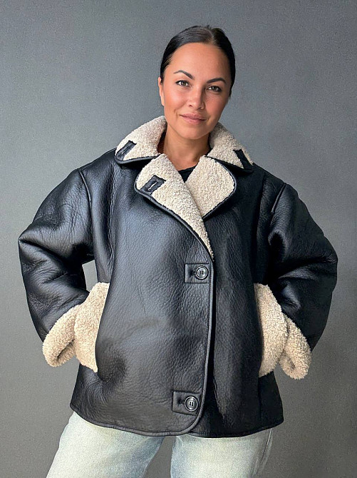 Дублянка жіноча Aftf Basic 242 з бежевим хутром на ґудзиках чорна, чорний, L Київ - фото 9