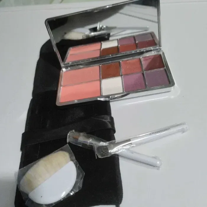 Палітра тіней румян і помад E FUNKHOUSER , мерехтливі кремові формули Винница - изображение 1