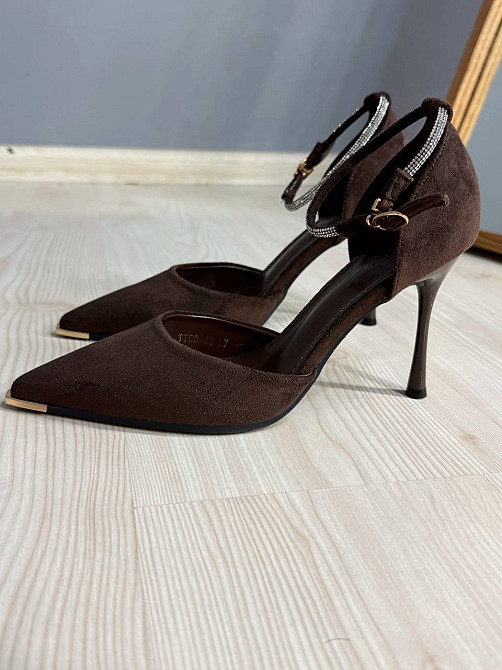 Туфлі жіночі Meideli 50-48 D’Orsay на шпильці з ремінцем замшеві зі стразами коричневі, 37, 23,5 см Київ - фото 7