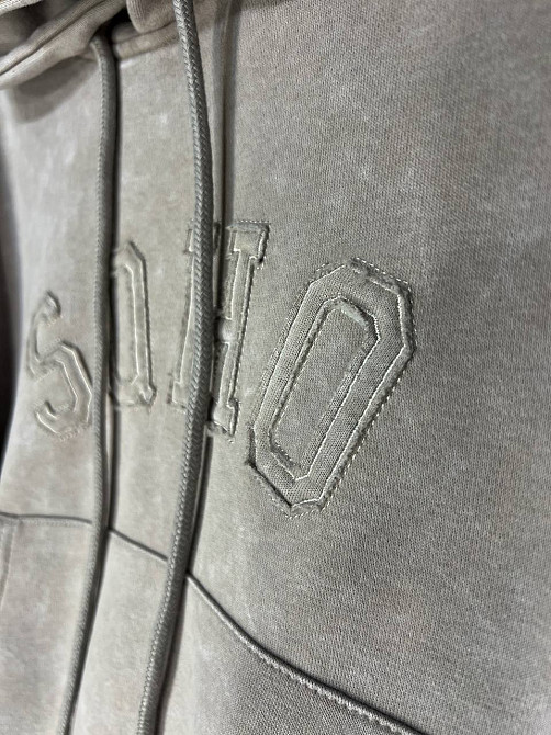 Худі жіноче Joy One 25513 варене тай-дай вишивка попереду оверсайз з капюшоном середня довжина  one  Одеса - фото 5