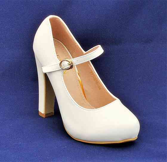 Жіночі Білі Туфлі на Каблуку Лакові Модельні (розміри: 38,39,40) — 698 Дніпро