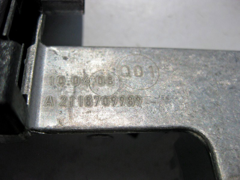 Mercedes-Benz  A2118709989 Антенний підсилювач на правій стійці "C" CLS C219 Одеса - фото 3