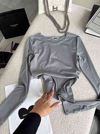 Стильний жіночий базовий лонгслів із написом і вирізом під пальчик мікродайвінг Сірий Одеса