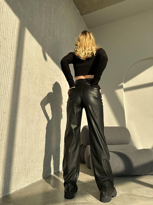 Жіночі стильні штани з екошкіри на високій посадці Чорний, 42/44 Одеса - фото 4