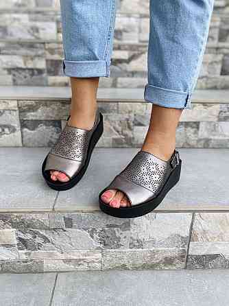 Injers Босоніжки жіночі срібні INJERS 436 літні шкіряні на танкетці / Стильні босоніжки р. 36, Коломия