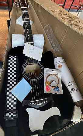 Гітара чорна глянцева нова срочно!! Харків