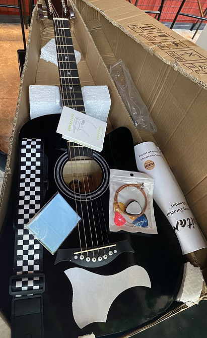 Гітара чорна глянцева нова срочно!! Харків - фото 2