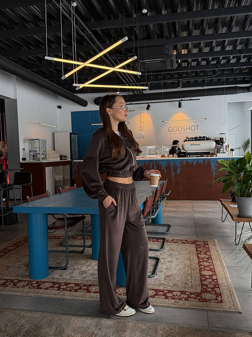 Женский повседневный велюровый костюм двойка: кофта и штаны плотный турецкий велюр Шоколадный, 48/52 Одесса - изображение 8