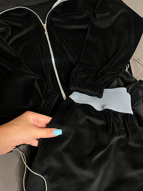 Жіночий стильний повсякденний костюм з ніжного велюру Одеса - фото 2