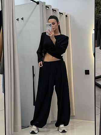 Женский стильный повседневный костюм из натуральной вискозы с плечиками. Черный, 46/48 Одесса