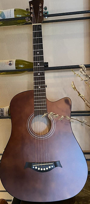 Гітара акустична нова срочно !!  Шикарна акустична гітара шоколадного кольору з вирізом. Харків - фото 1