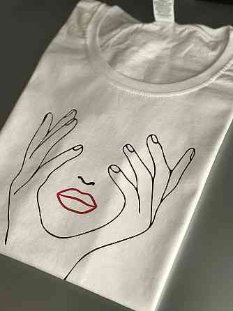 Женская футболка с абстрактным принтом лица Черновцы